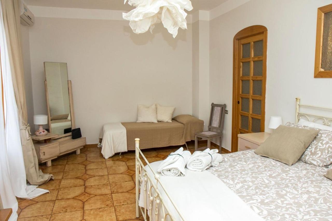 Seascape - Noemi'S Rooms Вико Екуензе Екстериор снимка